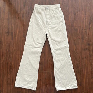 High-waisted  cream coloured jeans
